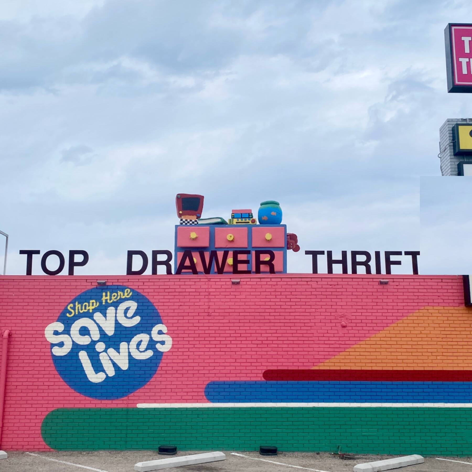 Home | TOP DRAWER THRIFT ONLINE
